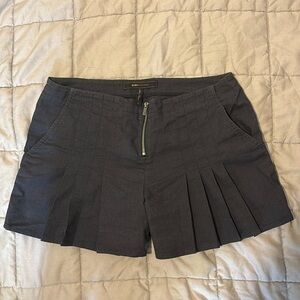 BCBG Maxazria mini pleated short in dark gray with pockets!